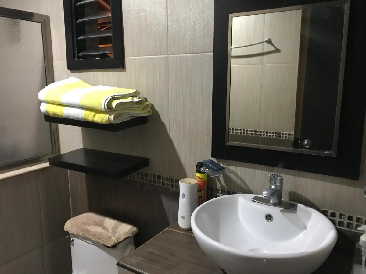 Appartamento Casa Lili 2: Luxurious/Amplio/Hot Water/Economic/Wifi/Tv Valladolid  Esterno foto