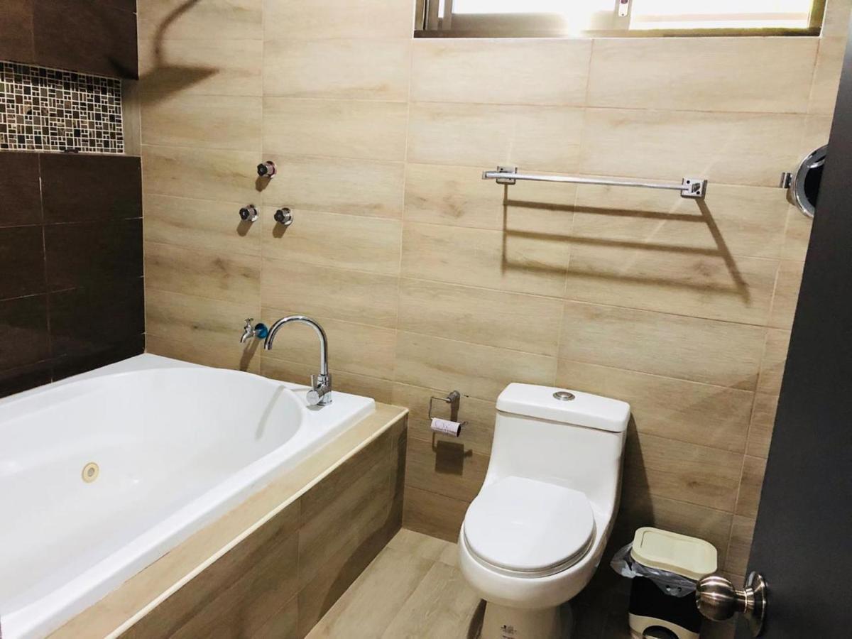 Appartamento Casa Lili 2: Luxurious/Amplio/Hot Water/Economic/Wifi/Tv Valladolid  Esterno foto